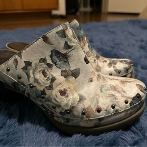 Beautiful Dr. Martens Floral Clogs - Size US 10